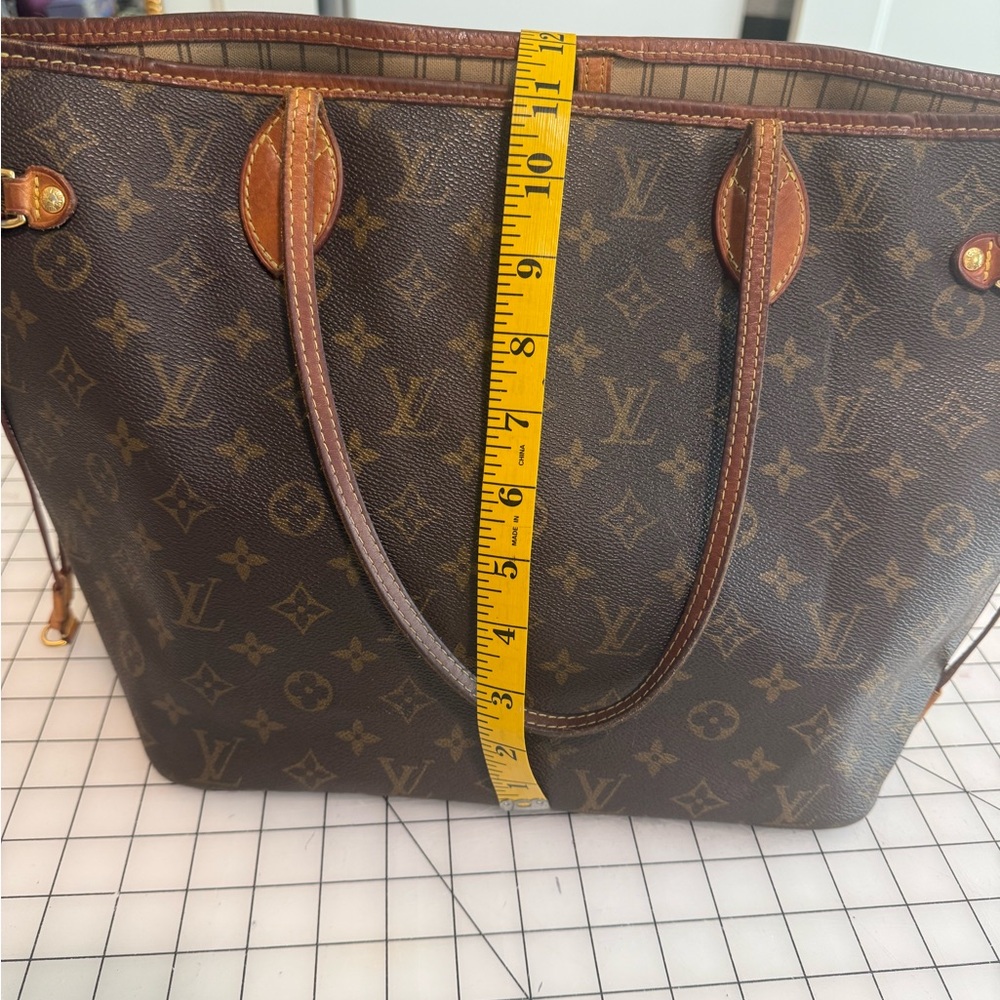 Louis Vuitton Classic Brown Monogram Tote - Picture 11 of 15